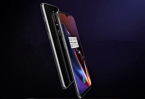 As OnePlus 6T goes on sale in India, buyers line up outside stores 