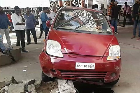 Guard tries to park doctor's car, rams 6 patients at Hyd's Osmania Hospital