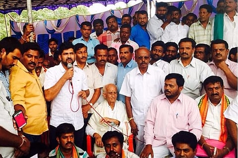 Protesters in Mandya vent ire at BJP MP Pratap Simha, he pacifies them