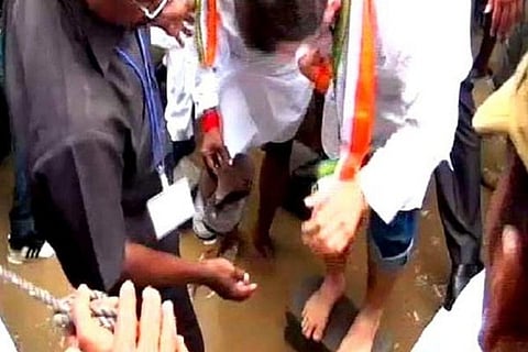Narayanasamy’s ridiculous defense, ‘It was my chappal and I gave it to Rahul Gandhi’