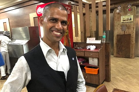 Chennai Saravana Bhavan waiter finds Rs 25 lakh left by customer, hands it over to cops 