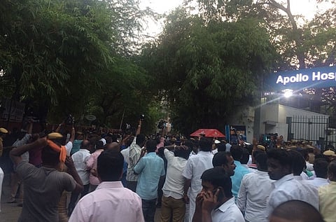 Major commotion outside Apollo Hospital, following TV reports