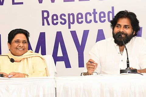 Mayawati campaigns for Pawan Kalyan, says alliance will give Andhra special status