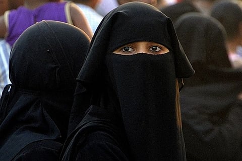 Sri Lanka bans burqa, other face veils after Easter blasts