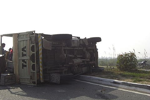 Twelve crushed to death in Karnataka as truck topples over goods carrier