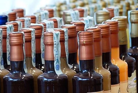 K’taka govt to open 900 liquor stores to make up for revenue loss due to SC’s 500m rule