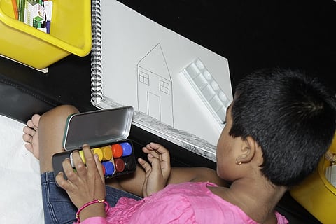 B'luru hospital ties up with artists to provide art therapy to chronically ill children 