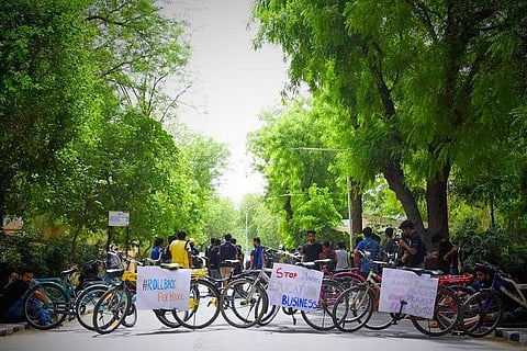 BITS Pilani fee hike: Students collect coins to give to institute in peaceful protest