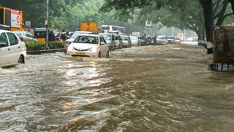 These routes clear between Chennai and Bengaluru: People rush in and out of rain-hit city