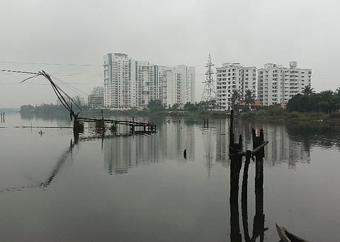 Kerala HC fines DLF Rs 1 cr, spares building