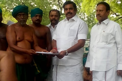After 41 days, TN farmers in Delhi temporarily call off protests after CM's assurance