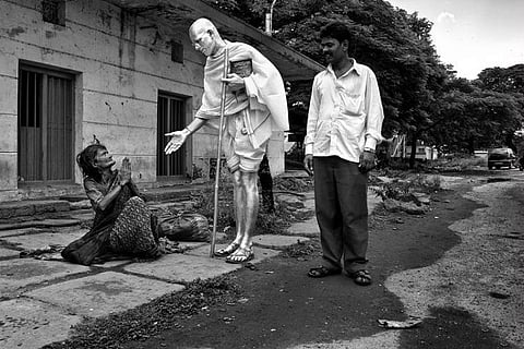 Meet Karnataka's Gandhi, a teacher who paints his body silver 