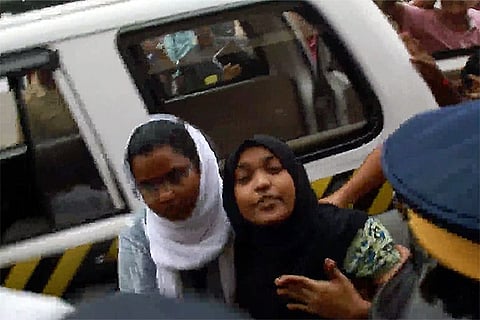 Hadiya leaves for Salem, says once more that she wants to go with Shafin Jahan