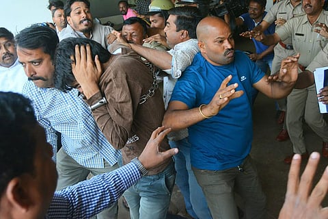 Bengaluru lawyers challenge Hubballi Bar Assoc’s refusal to represent Kashmiri students