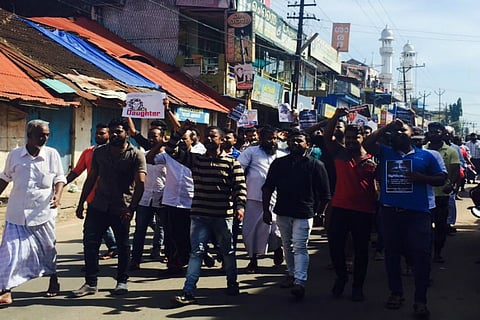 Shops shut, vehicles stopped: Normal life hit in Kerala after hartal call by social media groups
