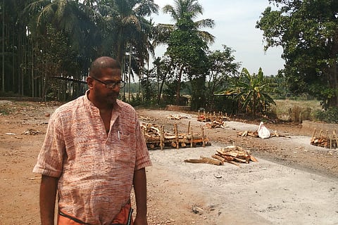 He gave up 3 white collar jobs to cremate bodies, meet Kerala man who broke caste taboos