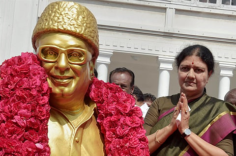 AIADMK MP Thambidurai requests Sasikala to take over as CM immediately
