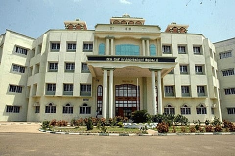 Three sanitary workers suspended for providing treatment to patients at TN hospital