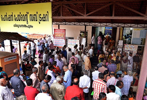 Kerala govt in financial crisis, puts stocks and securities worth Rs 4000 cr on sale