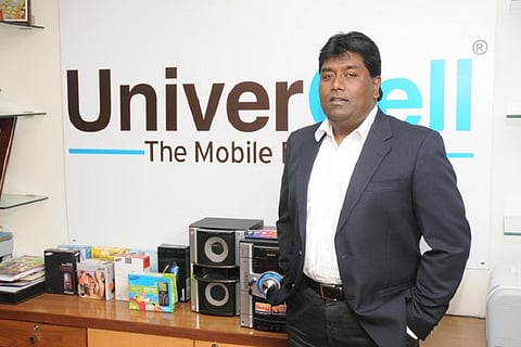 The eternal love for the sale: Why South India’s mobile expert is unfazed by mighty e-retail