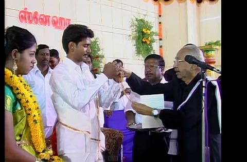 DK’s Veeramani caught 'ullu banaoing'