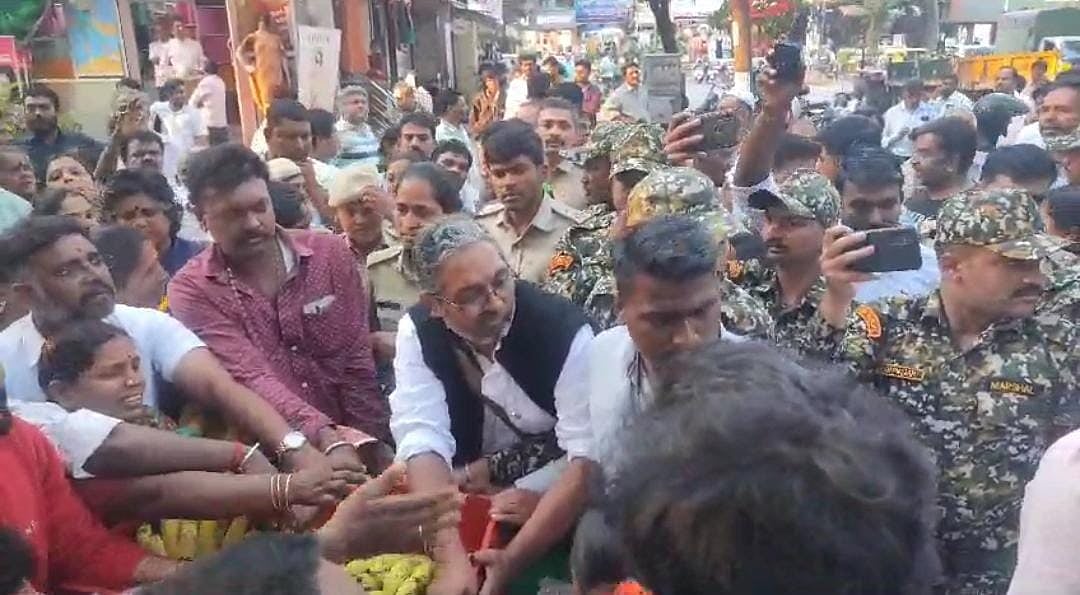 Activists, artists seek halt to Bengaluru street vendor eviction drive