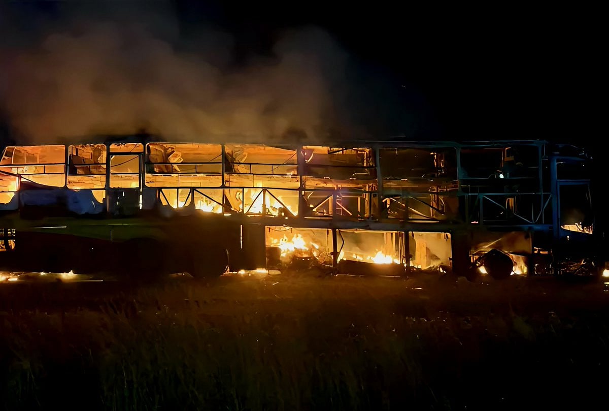 Over 20 killed as Bengaluru-bound bus catches fire after collision near ...