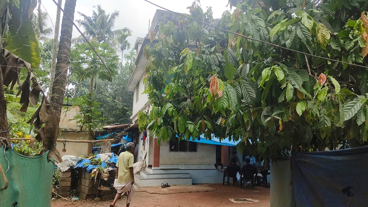 Land dispute at Malayidamthuruth resolved, 7 Dalit families to get 5 cents each
