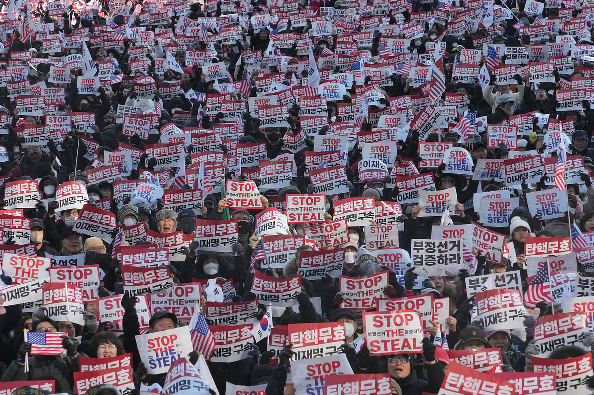 South Korean law targeting 'fake news' takes effect as journalist groups raise concerns