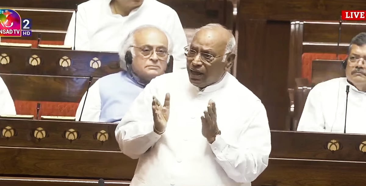 ‘They are beating students’: Kharge slams lathi charge against CJP protesters in Delhi