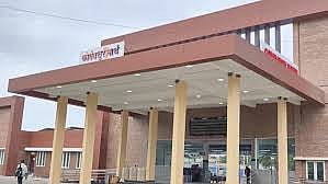 Coimbatore North railway station Hindi signboard removed after defacement