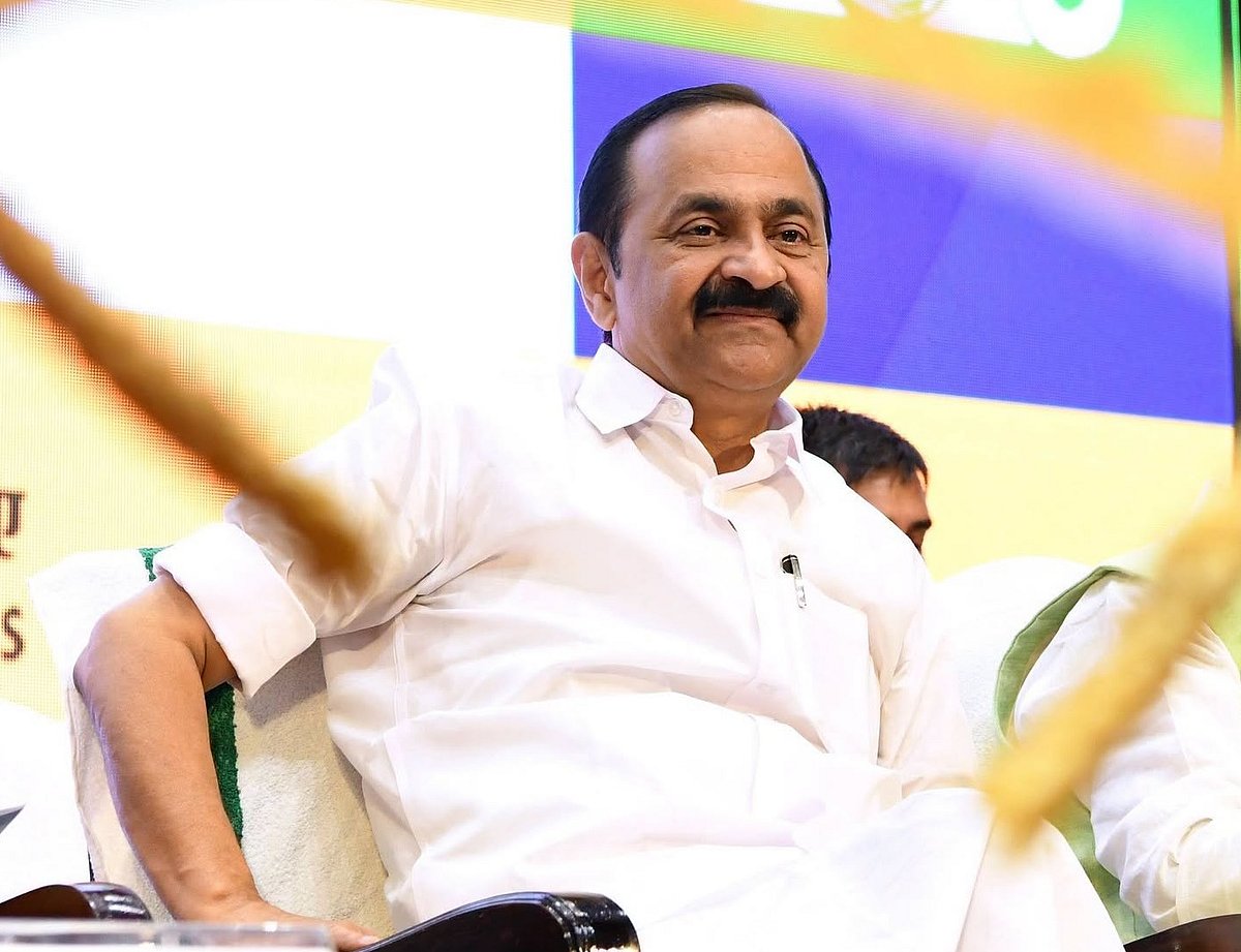 Kerala ministers accepting private hospitality: CM’s defence raises questions of propriety