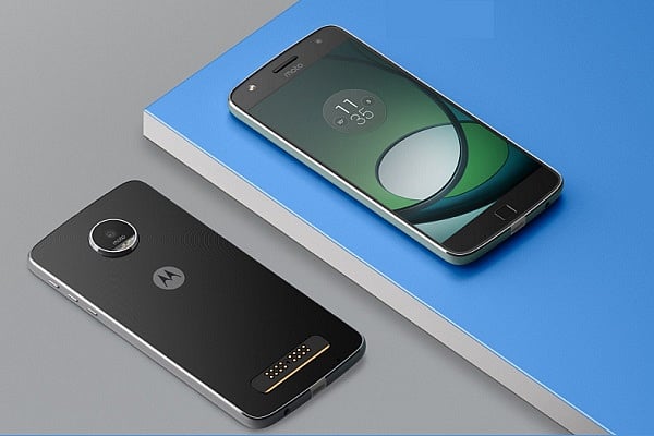 Lenovo - 値下げ！　moto z2 play 本体 Moto Z2 Play review: Sports 5.5-inch super-AMOLED screen with