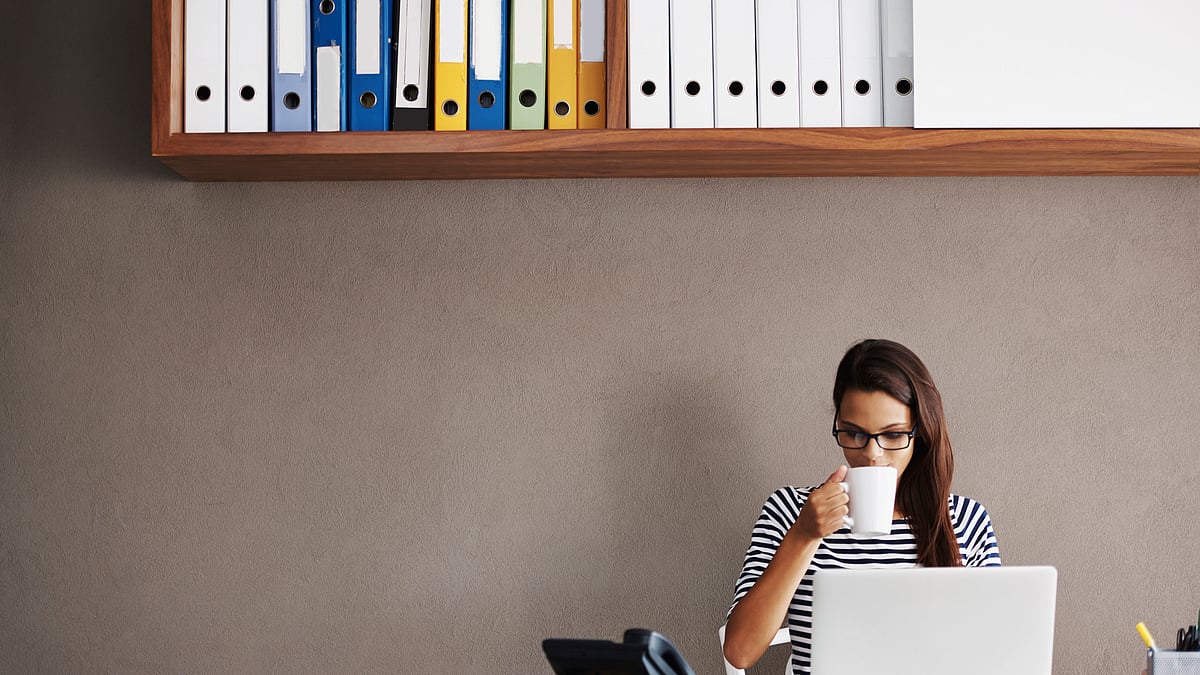 What’s your employee doing behind the screen? Shopping online. (Photo: iStockphoto)