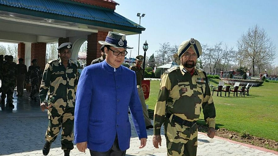 MoS Home, Kiren Rijiju (L) at the BSF Frontier HQ. 