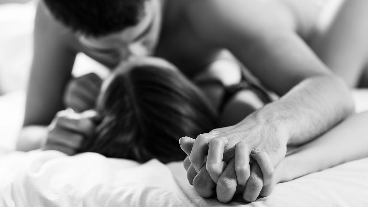 Is it wrong to indulge into filming intimate moments? (Photo: iStock)