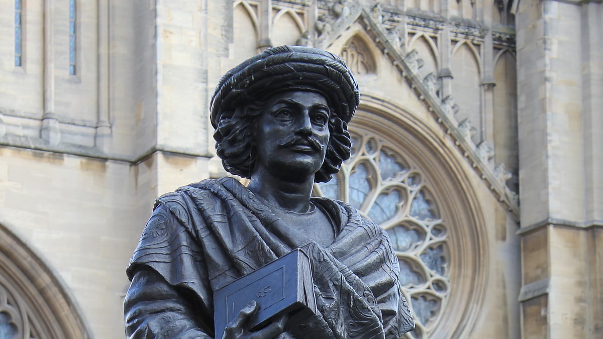 <div class="paragraphs"><p>Statue of social reformer Raja Rammohan Roy.</p></div>