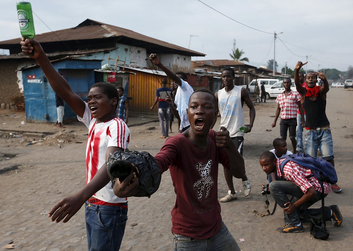 Protestors gesture during a protest against the President (Photo: Reuters)