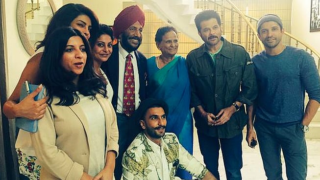 The cast of <i>Dil Dhadakne Do</i> at the Olympian Milkha Singh’s home in Chandigarh. (Photo Courtesy: <a href="https://twitter.com/FarOutAkhtar">@FarOutAkhtar</a>)