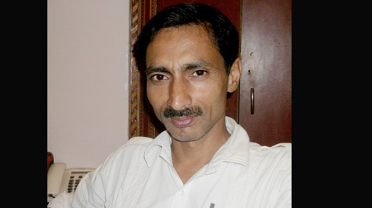 File photo of journalist Jagendra Singh who was allegedly burnt to death. (Courtesy: <a href="https://www.facebook.com/spnnewsb/media_set?set=a.104515626315609.4882.100002715163804&type=3">Facebook</a>)