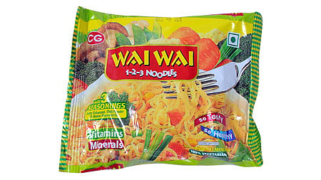 A packet of regular Wai Wai Noodles. (Photo: <a href="http://www.reddit.com/r/preppers/comments/2t2cpf/another_great_prepper_food_waiwai_noodles/">Reddit</a>)