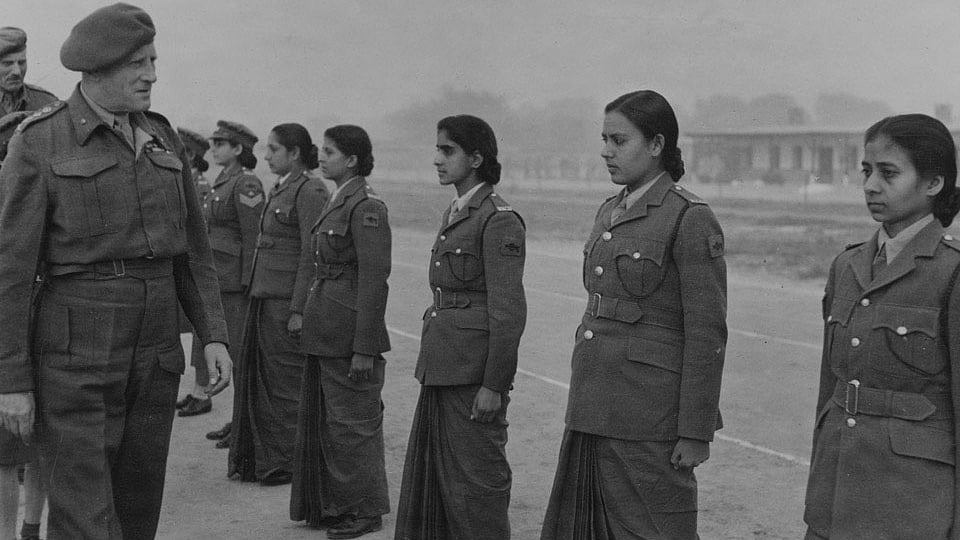 Field Marshal Auchinleck inspecting Women’s Auxiliary Corps (India), 1947 (Photo Courtesy: <a href="http://www.nam.ac.uk/online-collection/detail.php?q=searchType%3Dsimple%26simpleText%3D%26themeID%3D13%26resultsDisplay%3Dlist%26page%3D4&pos=4&total=205&page=4&acc=1957-10-9-1-127">National Army Museum</a>)