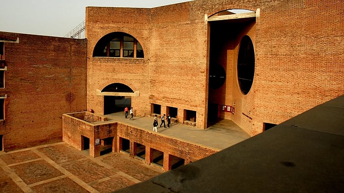 Luis Kahn Plaza in IIM-A. (Photo: <a href="http://www.iimahd.ernet.in/institute/campus/gallery.html">IIM-A Website</a>)