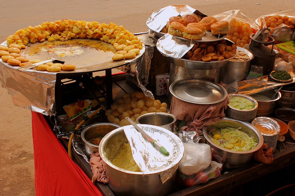 Junk food in Delhi slums are taking over the nutritious meal cooked at home.