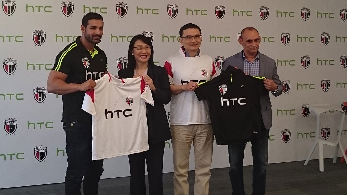 (From left) John Abraham, Cher Wang (Chairwoman and CEO, HTC), Chialin Chang (President, Global Sales HTC) and Faisal Siddiqui (President, HTC South Asia) (Photo: The Quint)