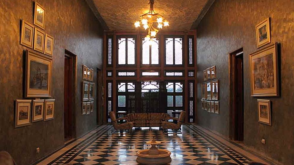 The Dholpur Palace is famous for combining Dutch and European ceramics. (Photo: Dholpur Palace website)