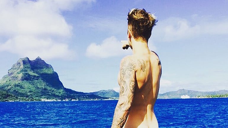 Justin Bieber posed butt naked on a boat and broke the internet (Photo: <a href="https://instagram.com/p/40YZGsgvtc/">Instagram/justinbieber</a>)