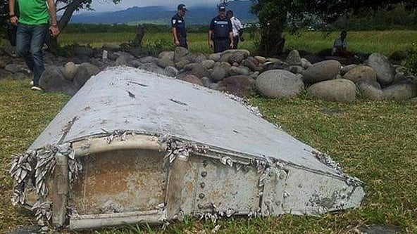 A piece of the plane debris found near Madagascar Islands. (Photo Courtesy: Twitter/<a href="https://twitter.com/PeurAvion">Xavier Tytelman</a>)