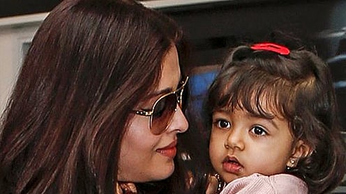 Aishwarya Rai Bachchan with daughter Aaradhya. (Photo: Twitter/ @filmibeat) 