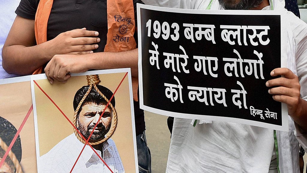 Activists of Hindu Sena protest against Yakub Memon in Delhi.&nbsp;(Photo: PTI)